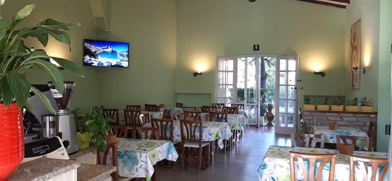 Albergo La Quiete Дезенцано-дель-Гарда Экстерьер фото